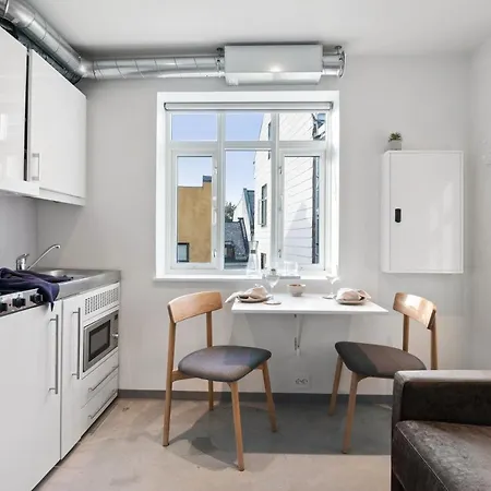 Aalesund アパートホテル オーレスン